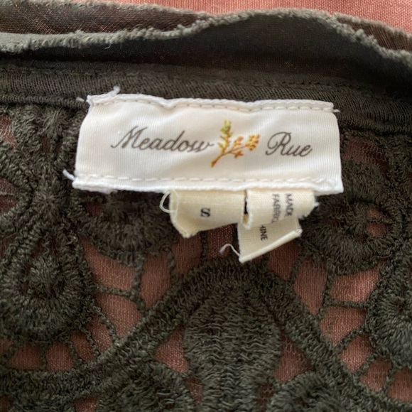 Meadow Rue Anthropologie Boho Womens Size Small Top, Lace Back, Roll Tab Sleeves - Picture 4 of 8